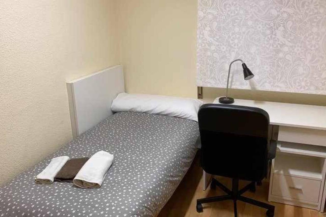 Bed and Breakfast Residencia 12 Octubre Madrid Exterior foto