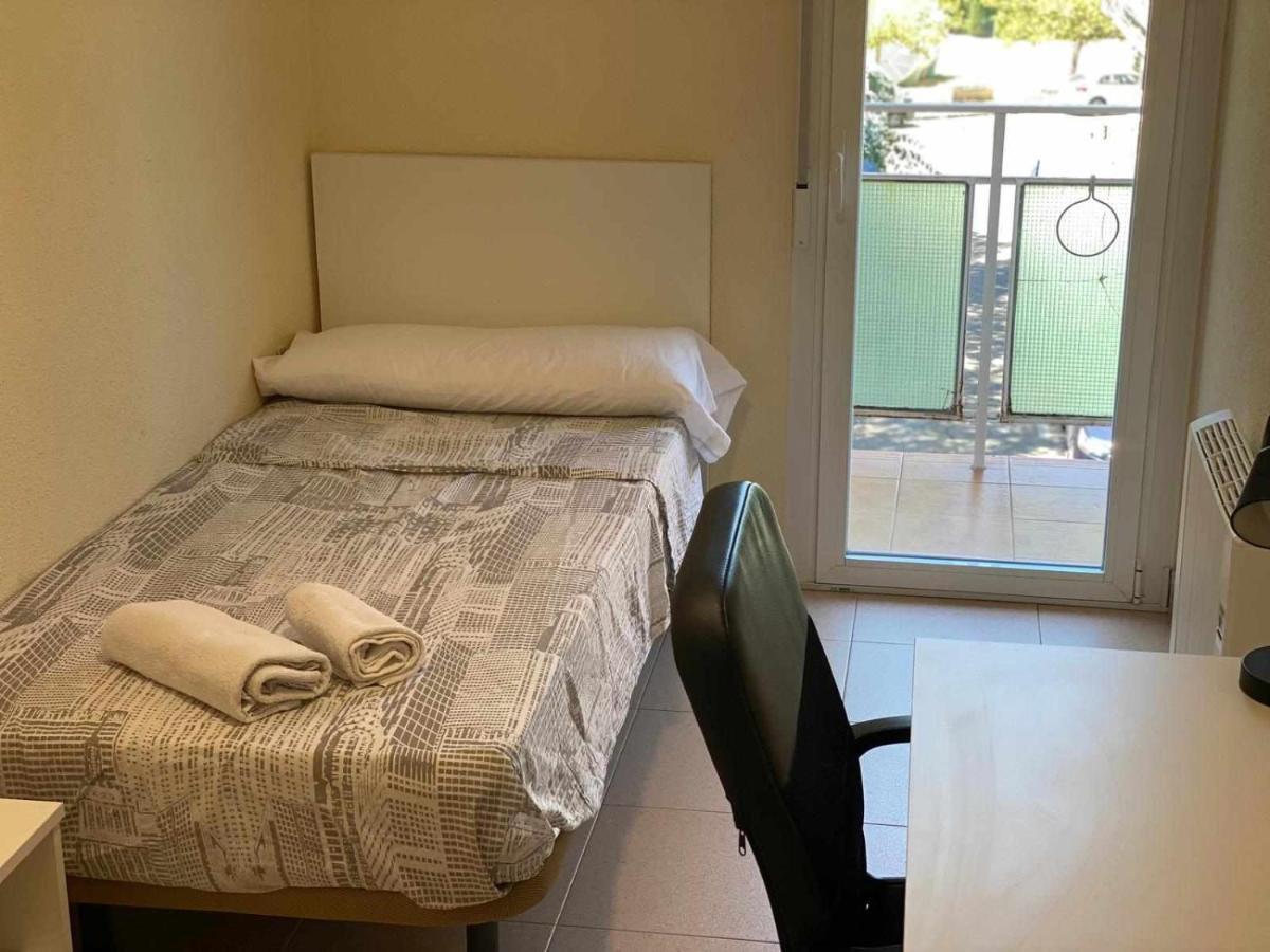 Bed and Breakfast Residencia 12 Octubre Madrid Exterior foto
